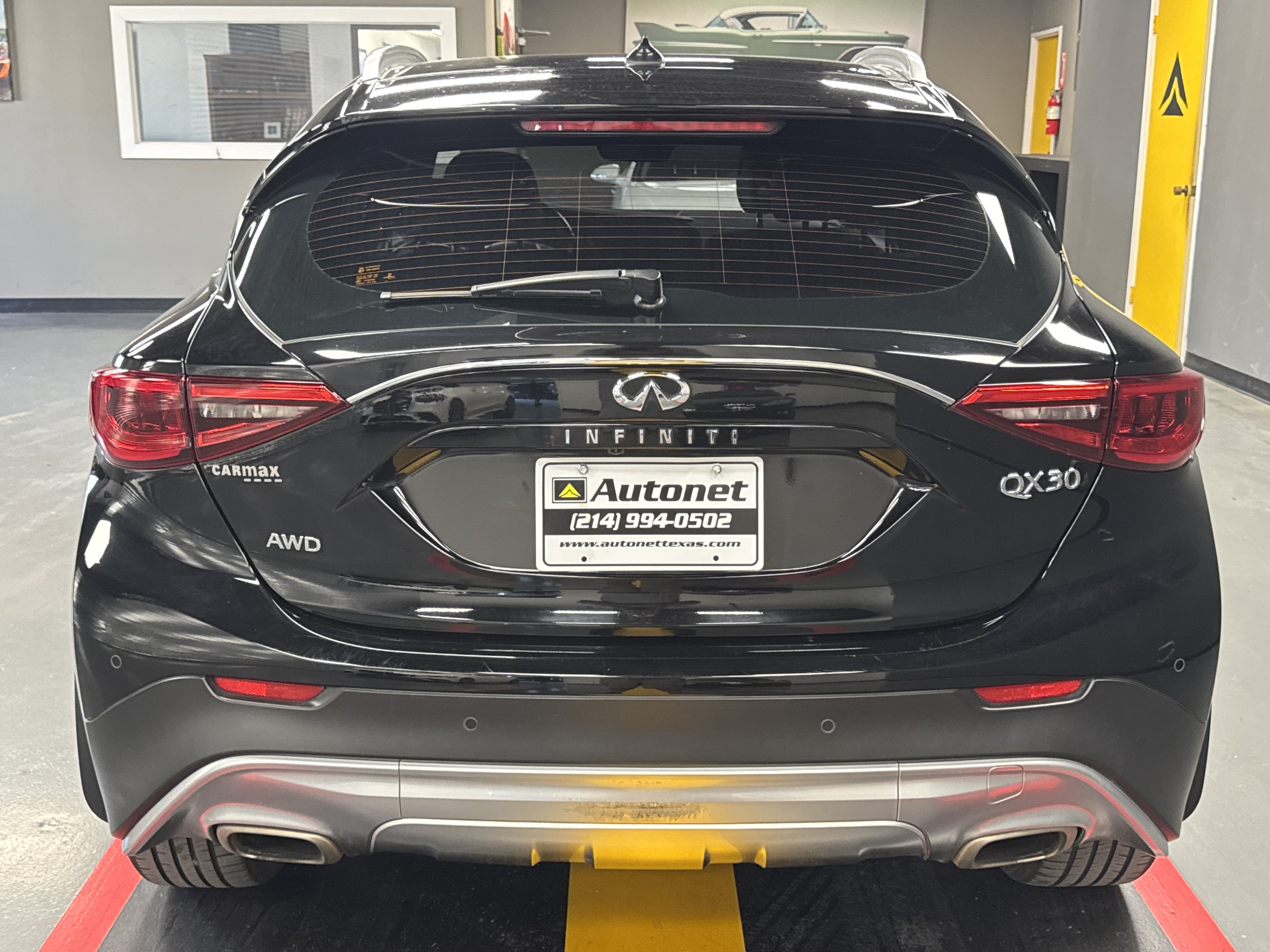 Used 2017 INFINITI QX30 Premium w/ Technology Package AWD/4WD image 4