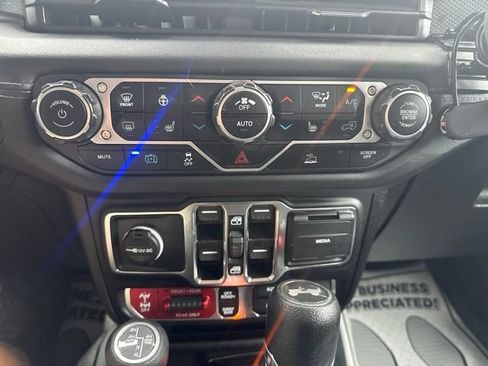 Used 2024 Jeep Wrangler Unlimited Rubicon 4xe w/ Technology Group AWD/4WD image 23