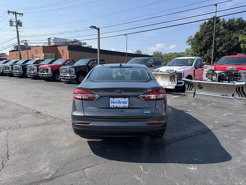 Used 2019 Ford Fusion SEL FWD image 4