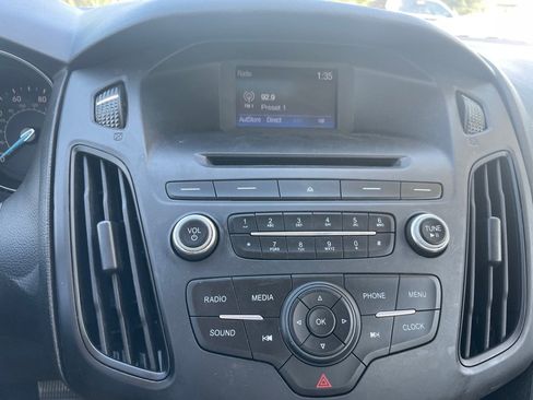 Used 2015 Ford Focus S image 16