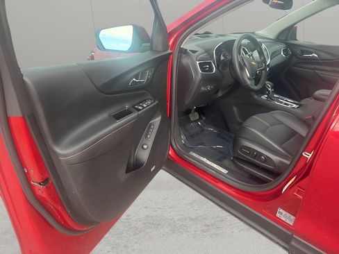 Used 2023 Chevrolet Equinox Premier image 11