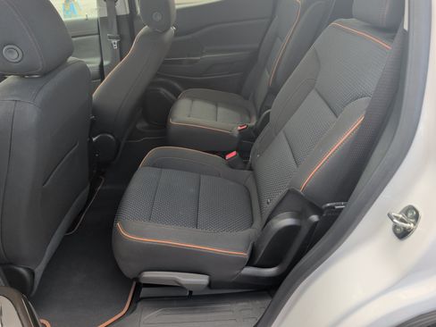 Used 2023 GMC Acadia AT4 AWD/4WD image 13