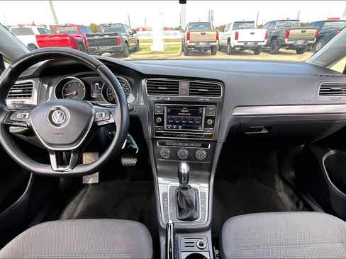 Used 2019 Volkswagen Golf S image 15