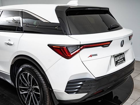 Used 2024 Acura ZDX A-Spec RWD image 19