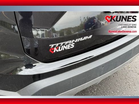 Used 2022 Ford Edge Titanium AWD/4WD image 8