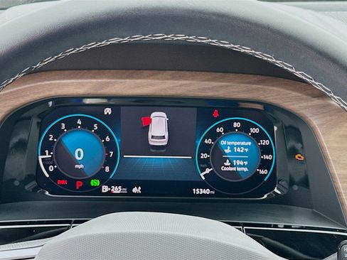 Used 2024 Volkswagen Atlas SE image 11