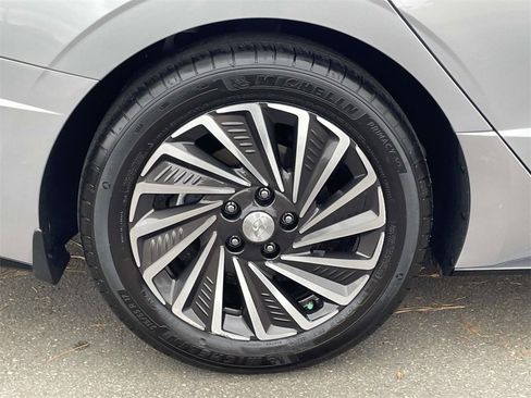 Certified 2023 Hyundai Sonata Limited w/ Cargo Package image 8