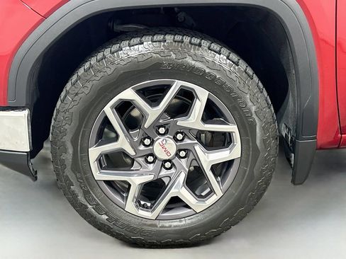 Used 2025 GMC Sierra 1500 SLT AWD/4WD image 30
