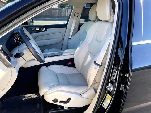 Used 2023 Volvo XC60 T8 Ultimate w/ Climate Package image 28