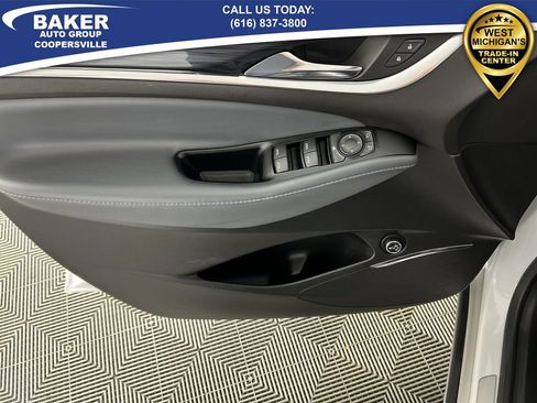 Used 2023 Buick Enclave Essence image 21