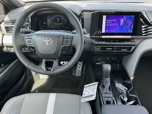 Used 2026 Toyota Camry SE w/ Convenience Package FWD image 11