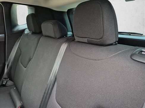 Used 2020 Jeep Renegade Sport FWD image 13