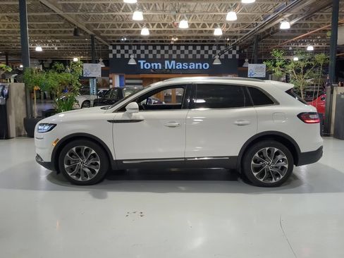 Used 2023 Lincoln Nautilus Reserve AWD/4WD image 11