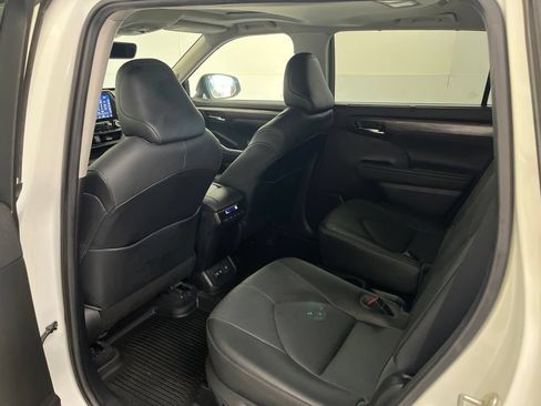 Used 2020 Toyota Highlander Limited AWD/4WD image 25