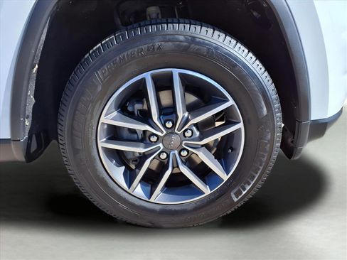 Used 2020 Jeep Grand Cherokee Limited w/ Luxury Group II image 9