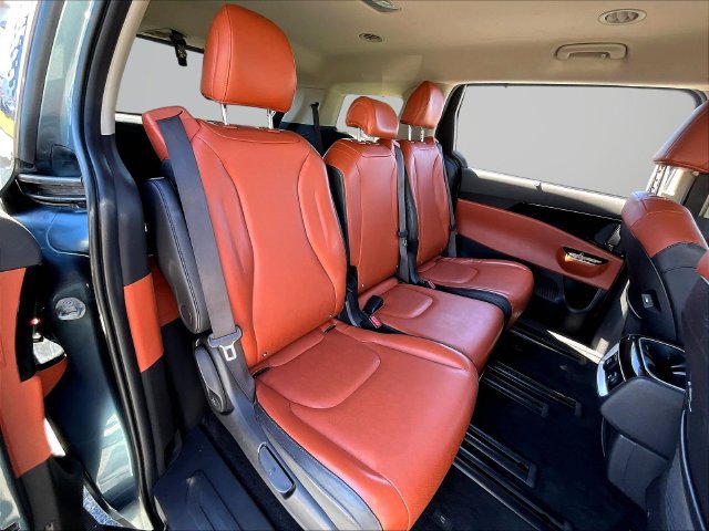 Certified 2023 Kia Carnival SX FWD image 32
