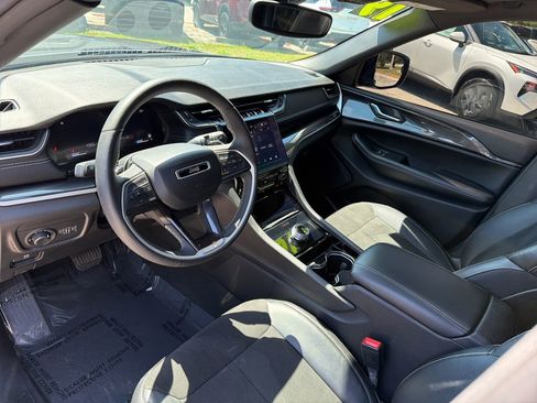 Used 2023 Jeep Grand Cherokee L Laredo AWD/4WD image 14