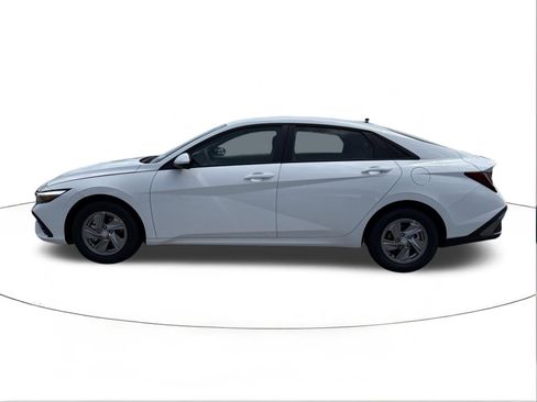 New 2026 Hyundai Elantra SE FWD image 6