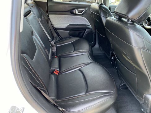 Certified 2022 Jeep Compass Latitude image 21