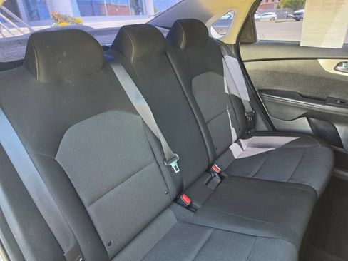 Certified 2022 Kia Forte LXS FWD image 12