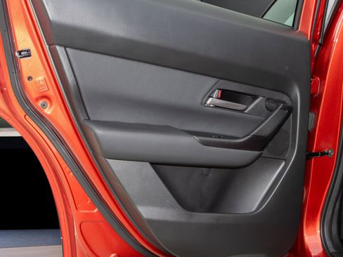 Certified 2025 MAZDA CX-50 AWD 2.5 S w/ Premium Package image 16