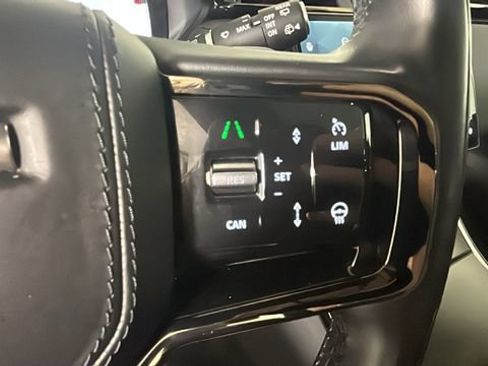 Used 2025 Land Rover Range Rover Velar Dynamic SE AWD/4WD image 17
