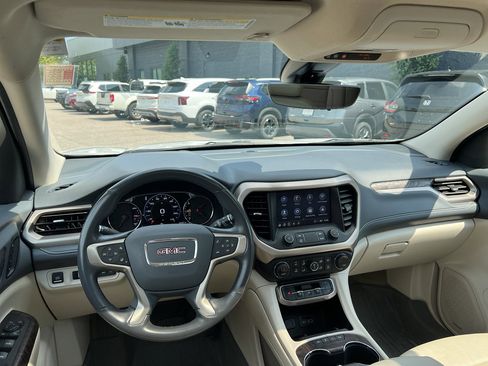 Used 2022 GMC Acadia Denali w/ Denali Ultimate Package AWD/4WD image 11