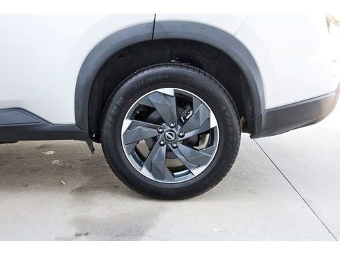 Used 2024 Nissan Rogue SV AWD/4WD image 33