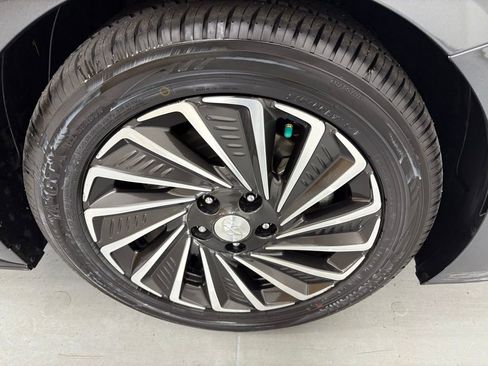 Used 2023 Hyundai Sonata Limited w/ Cargo Package image 10