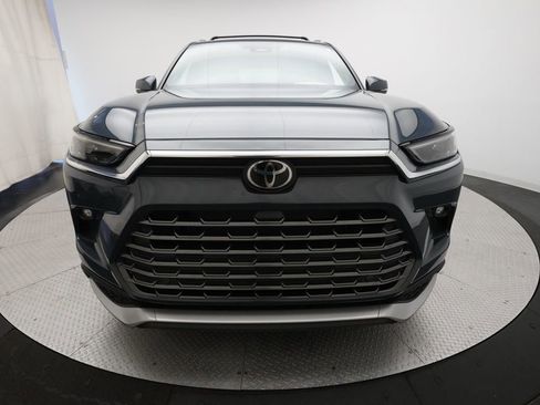 Used 2024 Toyota Grand Highlander AWD Hybrid image 22