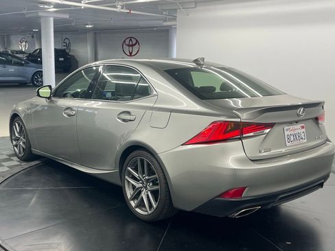 Used 2018 Lexus IS 300 F Sport image 4