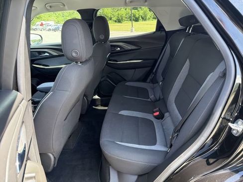 Used 2023 Chevrolet TrailBlazer LT FWD image 26