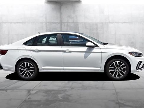 New 2026 Volkswagen Jetta SE FWD image 5