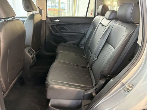 Used 2024 Volkswagen Tiguan SE w/ Panoramic Sunroof Package AWD/4WD image 21