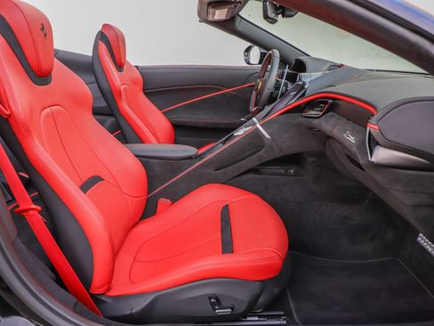 Certified 2025 Ferrari Roma Spider RWD image 65