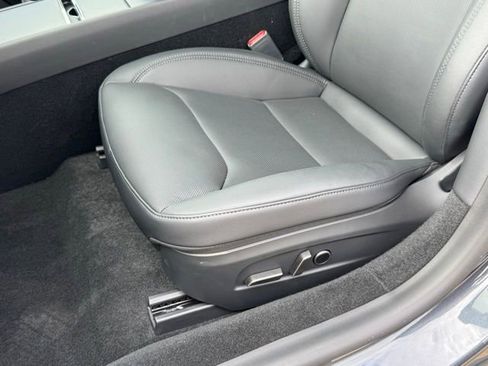 Used 2025 Tesla Model 3 Long Range image 12