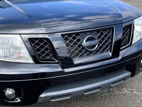 Used 2021 Nissan Frontier SV w/ Midnight Edition Floor Mats image 29