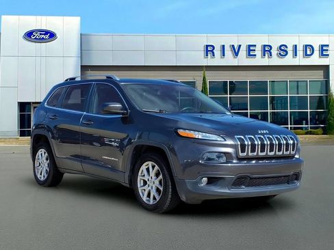 Used 2015 Jeep Cherokee Latitude FWD image 1