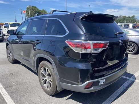 Used 2016 Toyota Highlander XLE AWD/4WD image 6