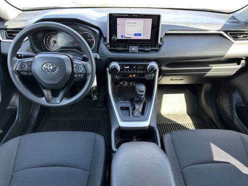 Used 2023 Toyota RAV4 LE FWD image 9