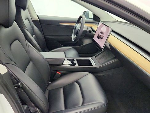 Used 2023 Tesla Model 3 Standard Range image 16