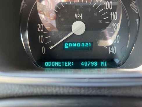 Used 2003 Chevrolet SSR w/ Preferred Equipment Group image 19