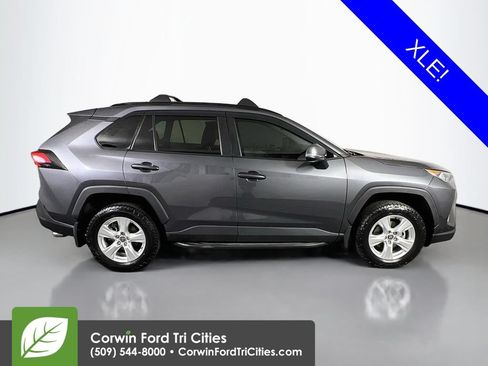 Used 2021 Toyota RAV4 XLE w/ Convenience Package AWD/4WD image 18
