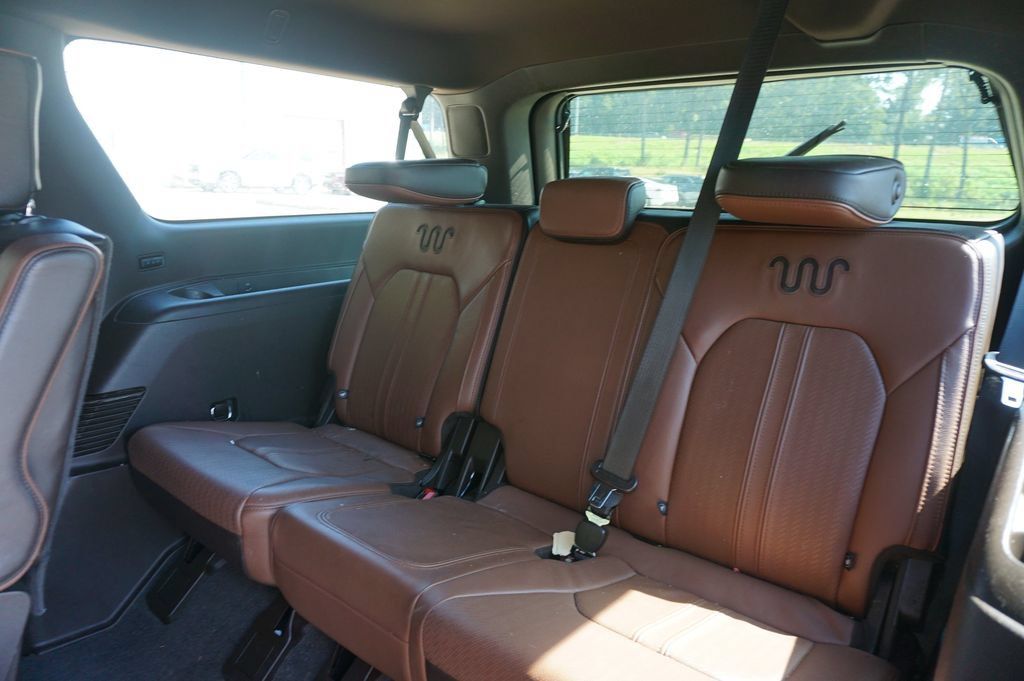 Used 2022 Ford Expedition Max King Ranch AWD/4WD image 16