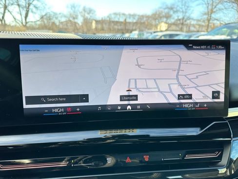 Used 2025 BMW 530i xDrive w/ Premium Package image 21