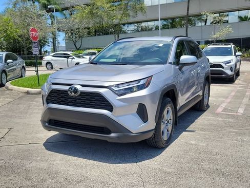 Used 2025 Toyota RAV4 LE AWD/4WD image 2