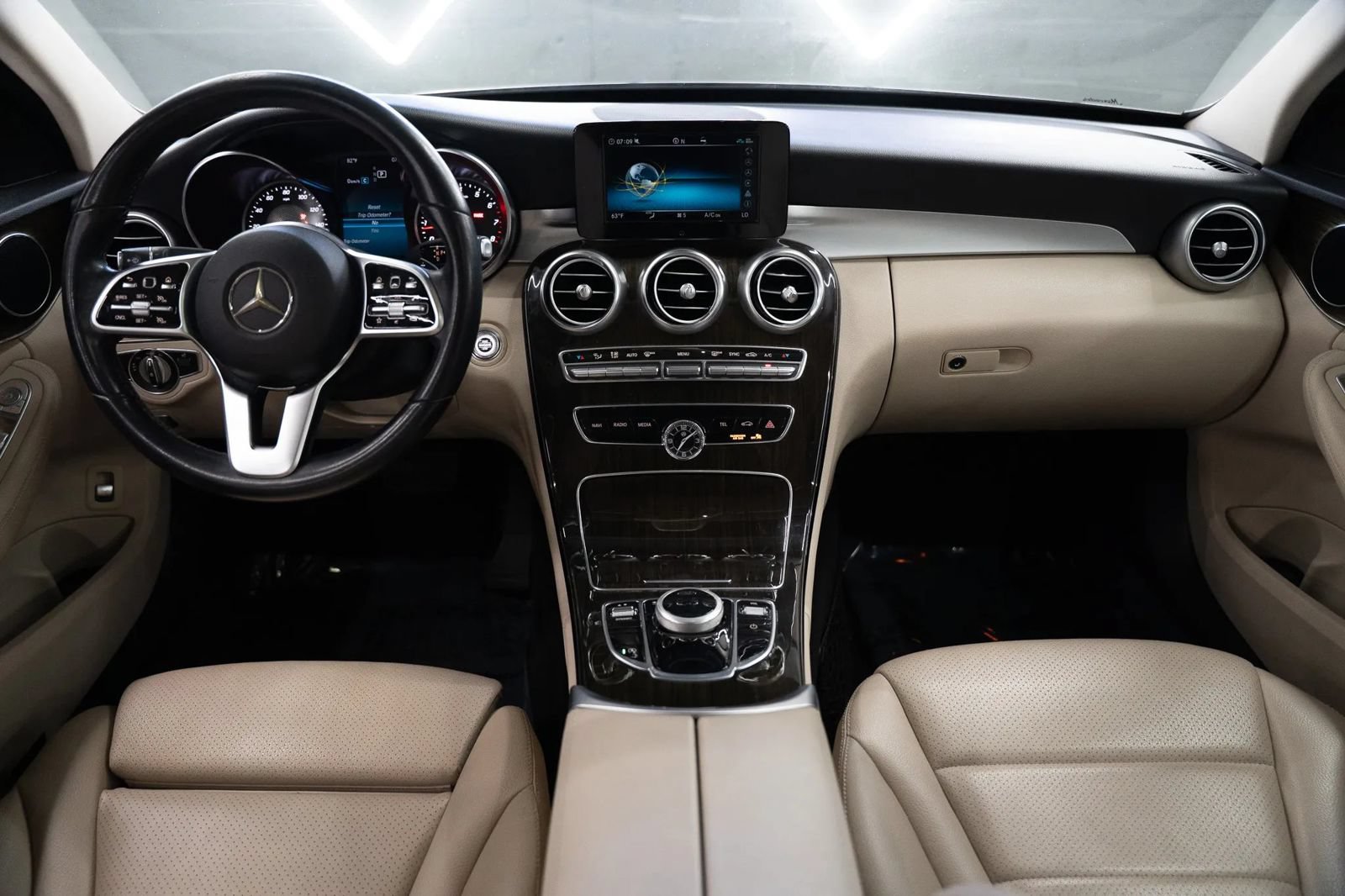 Used 2019 Mercedes-Benz C 300 Sedan image 33