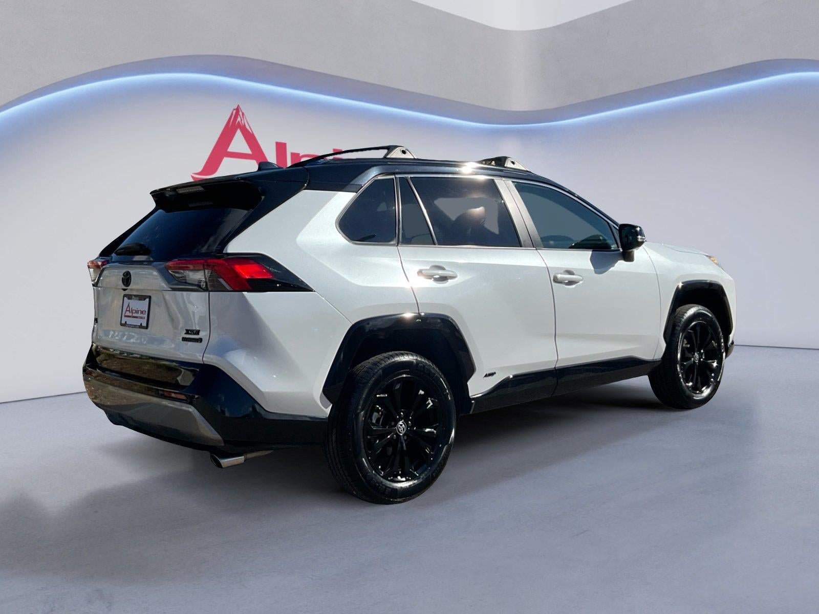 Used 2023 Toyota RAV4 XSE AWD/4WD image 5