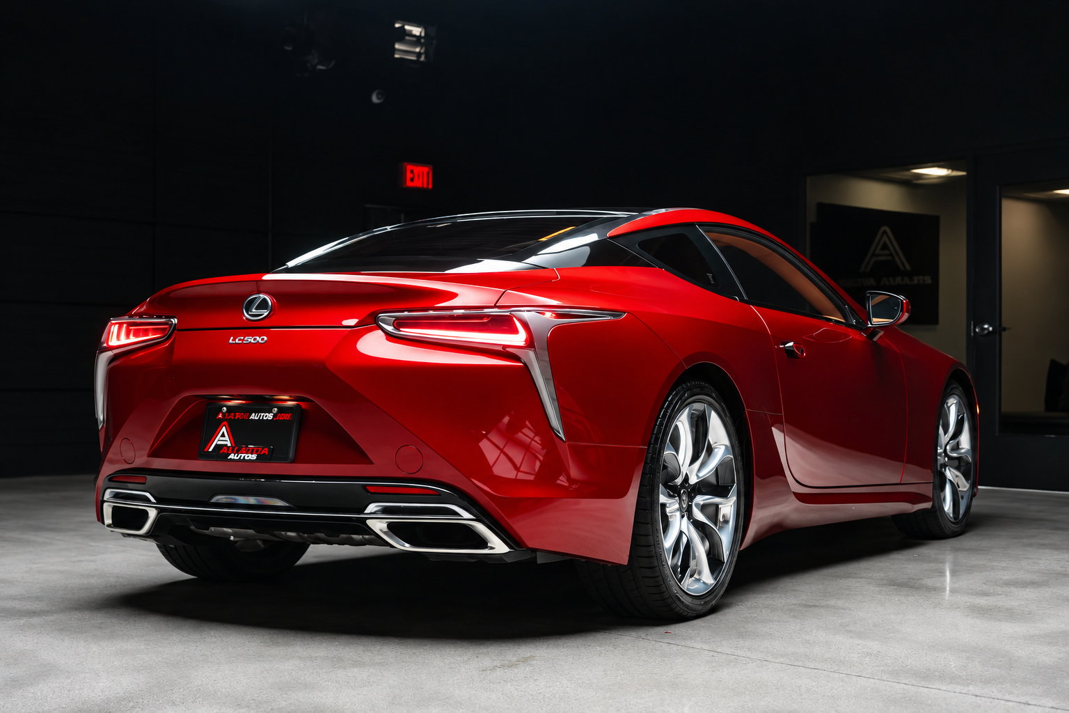Used 2018 Lexus LC 500 Coupe w/ Sport Package RWD image 6
