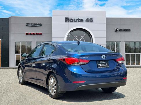 Used 2015 Hyundai Elantra SE w/ Option Group 02 FWD image 4